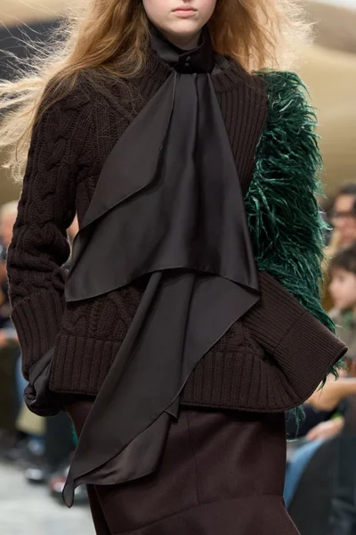 Look 17